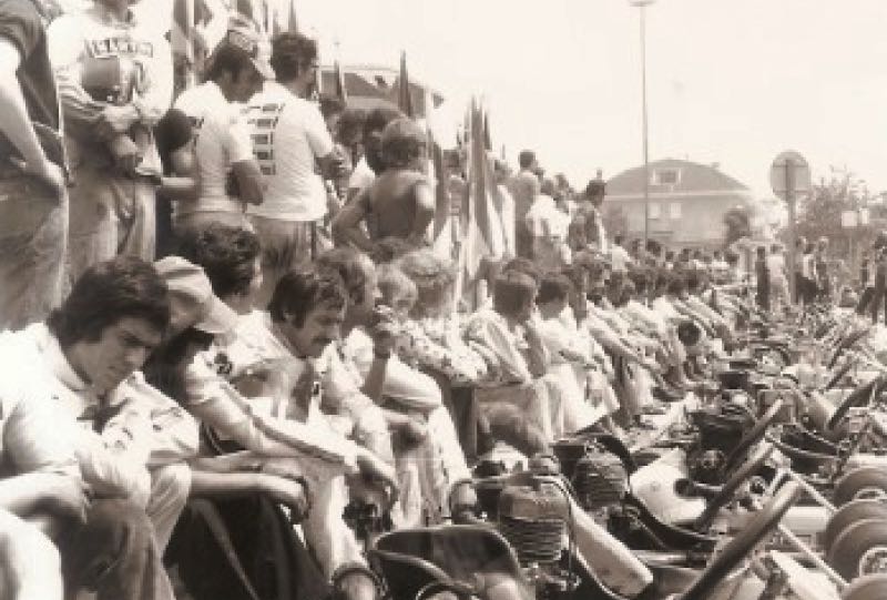 COPPA DEI CAMPIONI 1972_IN BASSO DA SX GORINI_LUIGINO_MECCANICO BM_ NECCHI_PERNIGOTTI_IN ALTO CON BERRETTO RABAGLIO_MECCANICO PARILLA_
